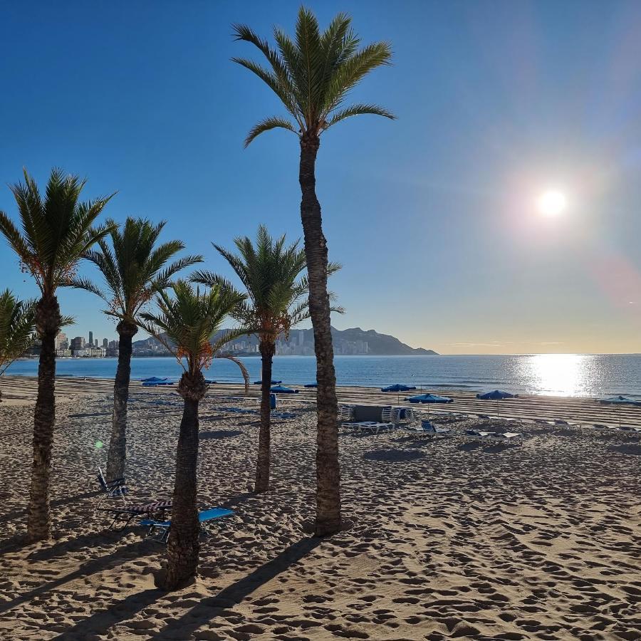 Sunset Waves Benidorm Julieta Vistas Al Mar Premium 200 Mt2 Con Jacuzzi En Terrazaアパートメント エクステリア 写真