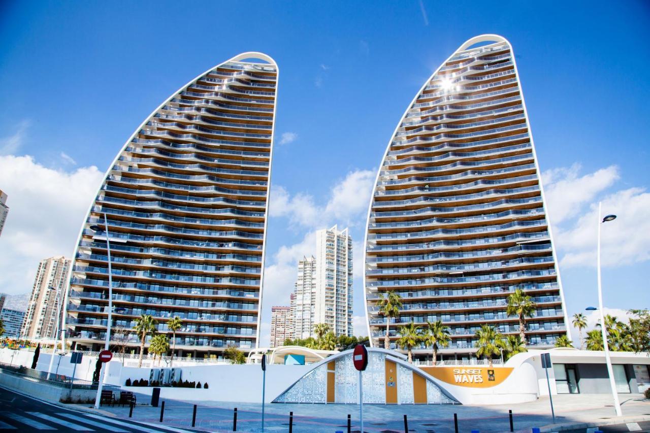 Sunset Waves Benidorm Julieta Vistas Al Mar Premium 200 Mt2 Con Jacuzzi En Terrazaアパートメント エクステリア 写真