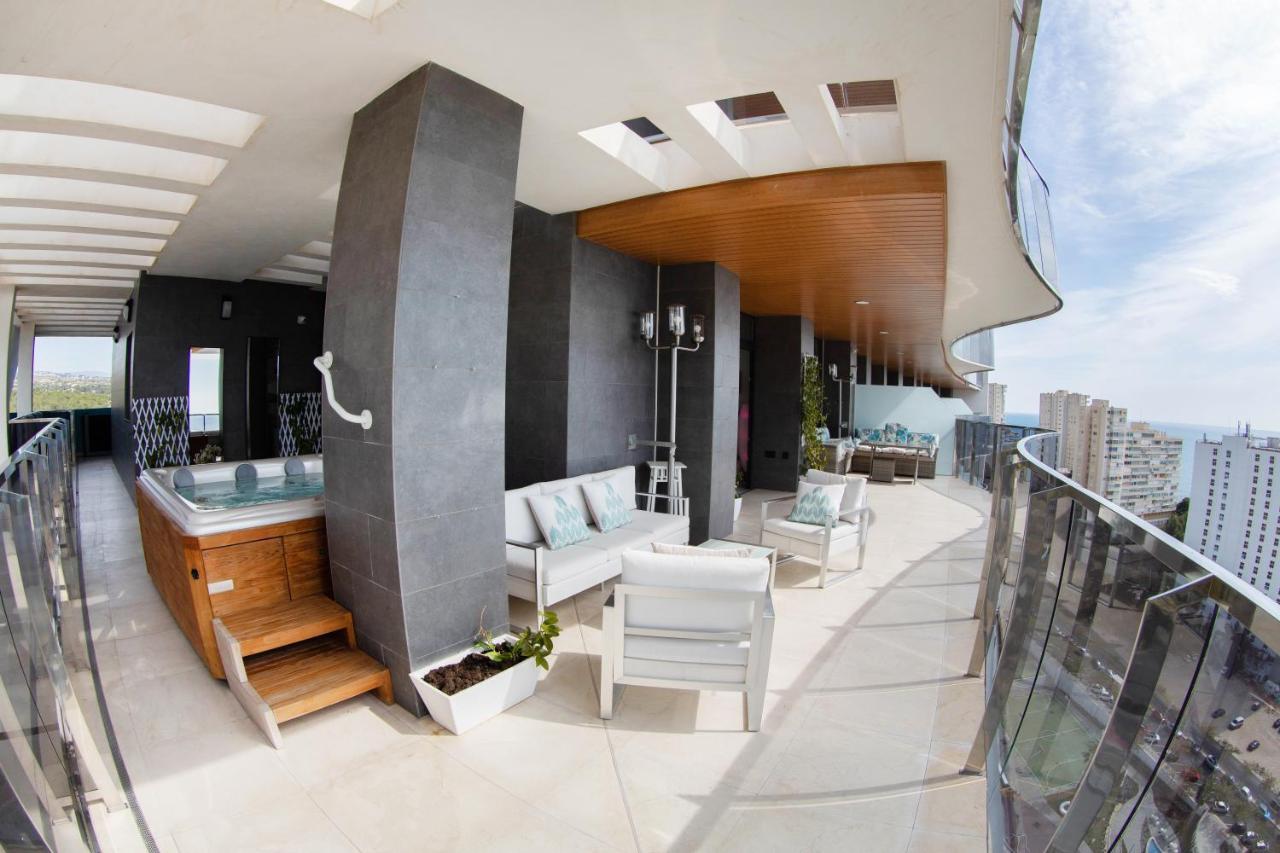 Sunset Waves Benidorm Julieta Vistas Al Mar Premium 200 Mt2 Con Jacuzzi En Terrazaアパートメント エクステリア 写真