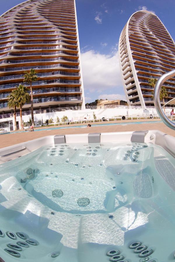Sunset Waves Benidorm Julieta Vistas Al Mar Premium 200 Mt2 Con Jacuzzi En Terrazaアパートメント エクステリア 写真
