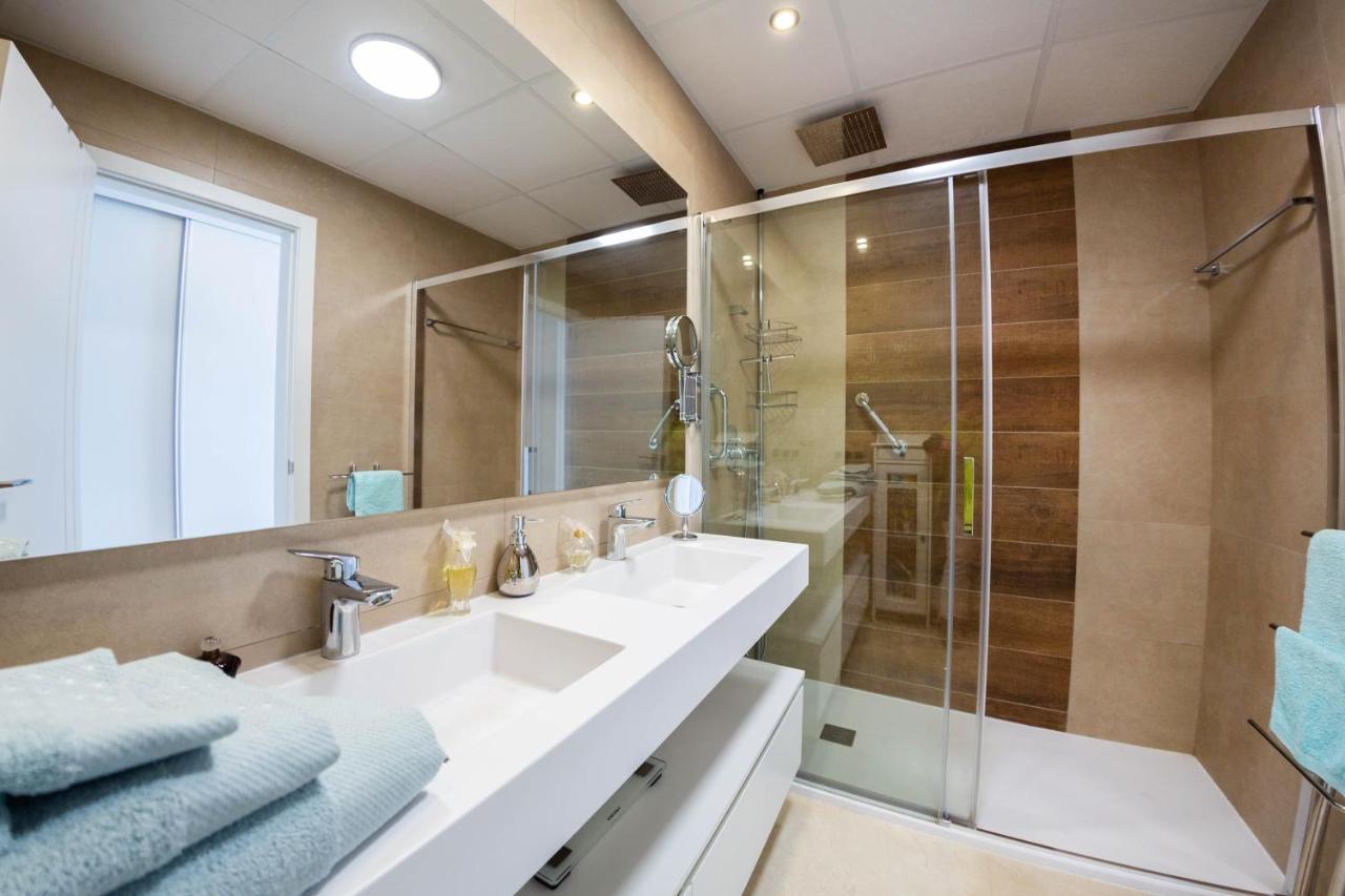 Sunset Waves Benidorm Julieta Vistas Al Mar Premium 200 Mt2 Con Jacuzzi En Terrazaアパートメント エクステリア 写真