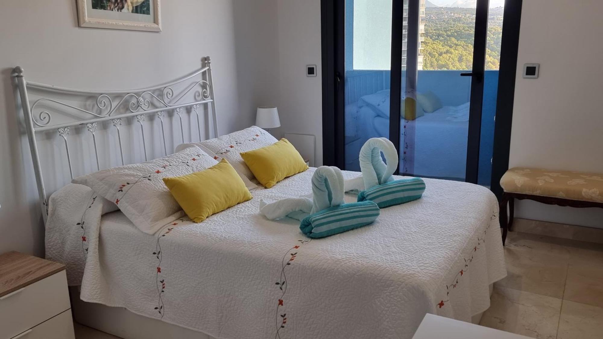 Sunset Waves Benidorm Julieta Vistas Al Mar Premium 200 Mt2 Con Jacuzzi En Terrazaアパートメント エクステリア 写真