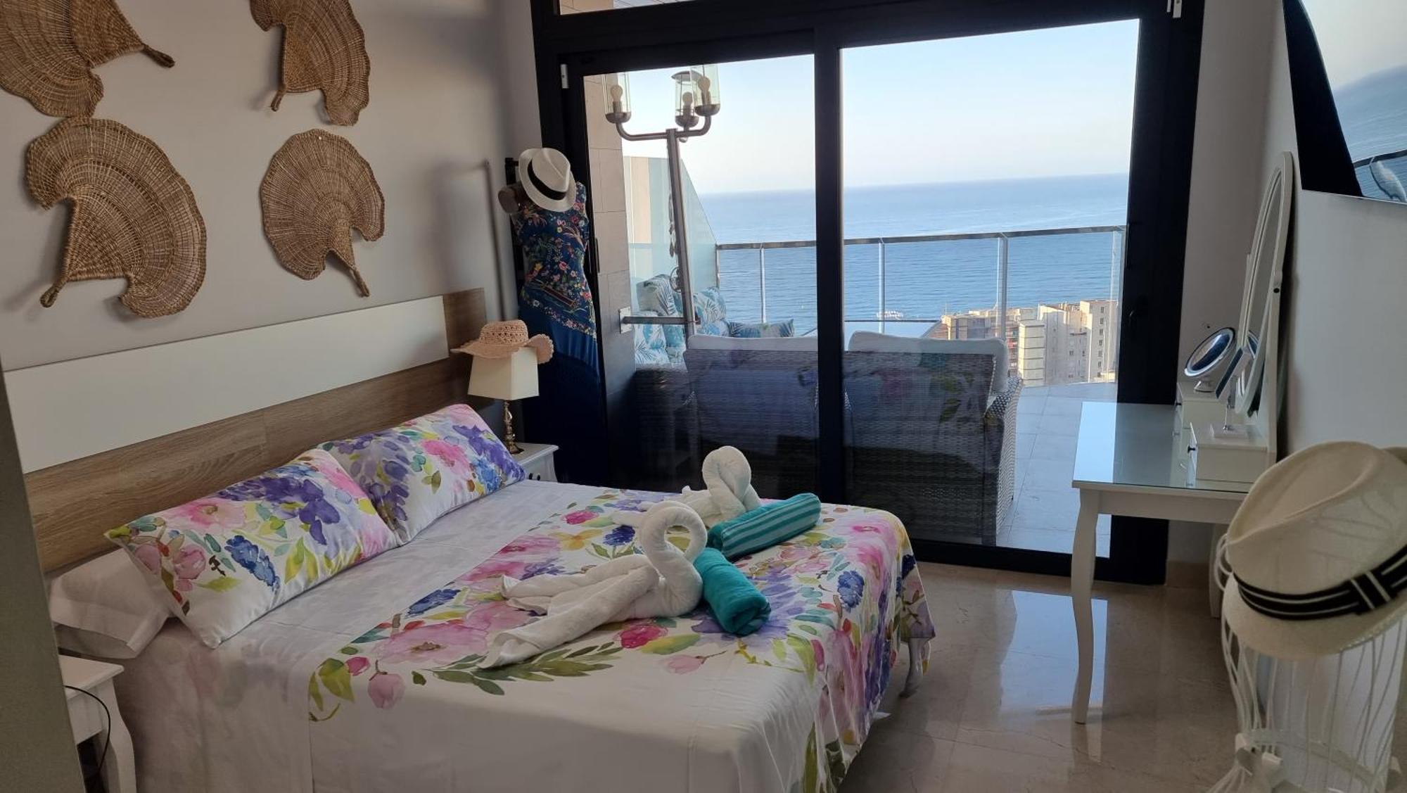 Sunset Waves Benidorm Julieta Vistas Al Mar Premium 200 Mt2 Con Jacuzzi En Terrazaアパートメント エクステリア 写真